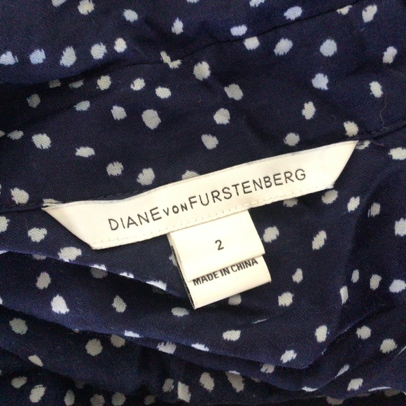 DIANE VON FURSTENBERG PRINTED SILK BUTTON DOWN SHIRT SIZE 2 - Picture 8 of 16